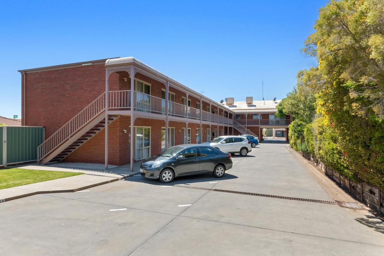 Burke And Wills Motor Inn Суон-Хилл Экстерьер фото