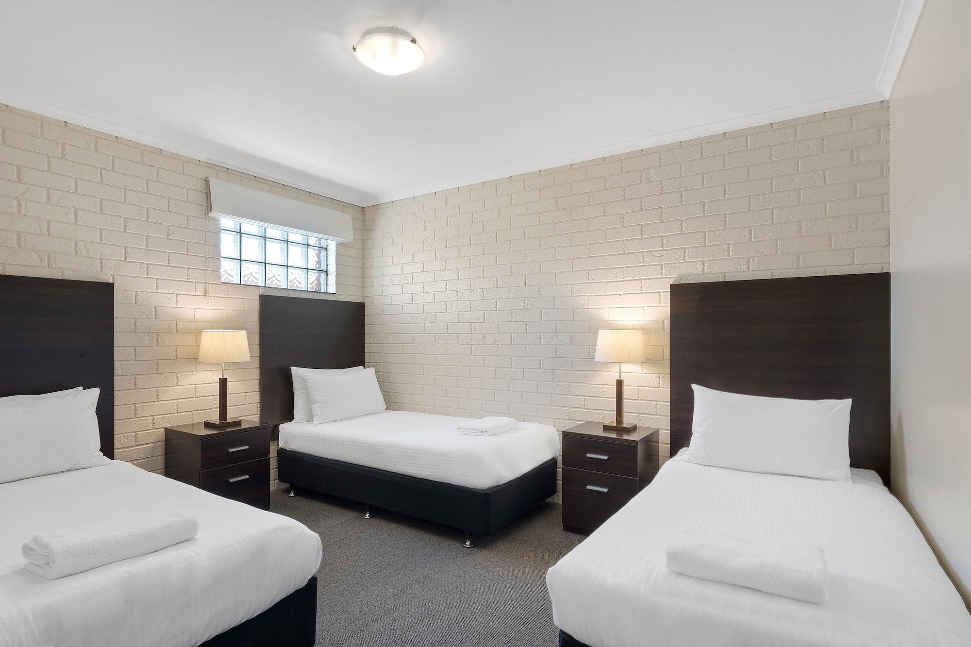 Burke And Wills Motor Inn Суон-Хилл Экстерьер фото
